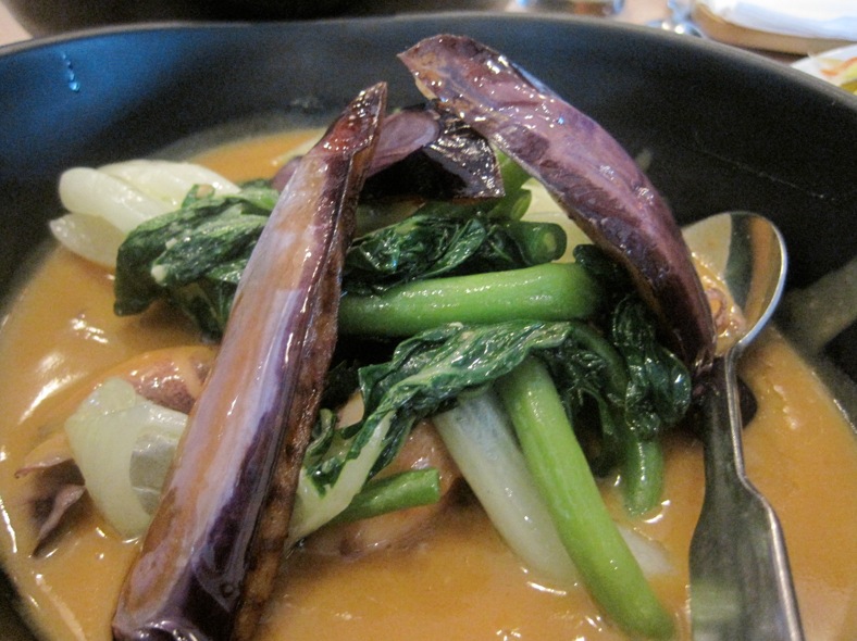 vegetable and seafood  kare kare